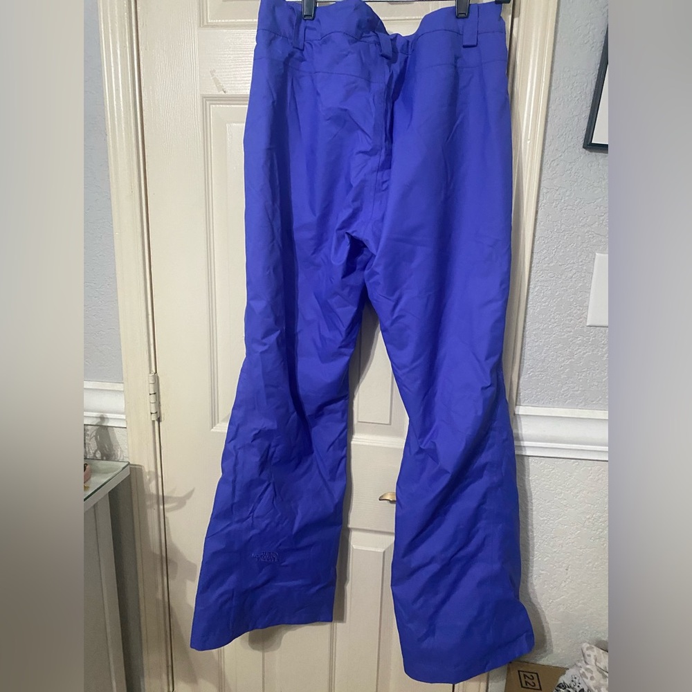 The North Face Women's Blue snow/ski pants . Size L - Picture 5 of 10